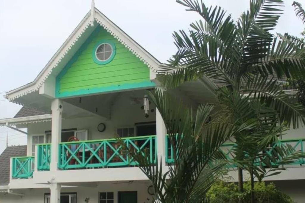 Reefside Villa Crown Point Bagian luar foto