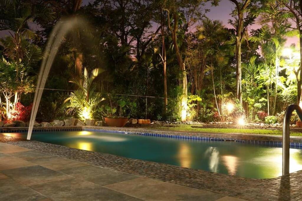 Reefside Villa Crown Point Bagian luar foto